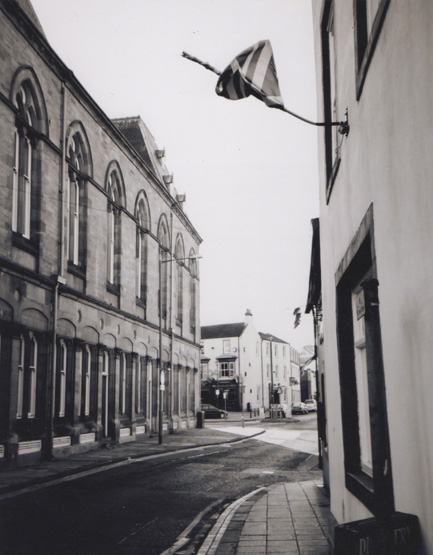 <h2>SIDE OF THE TOWN HALL</h2><p class='caption'></p>