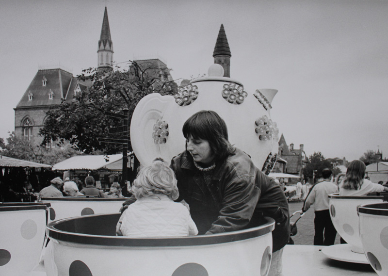 <h2>TEA CUP RIDES FOR CHILDREN ON THURSDAY MARKET DAY</h2><p class='caption'></p>